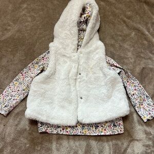First Impressions Floral Jacket with White Faux Fur Veét 24M